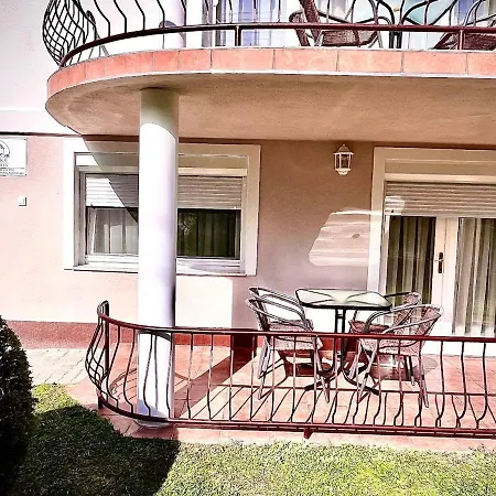 Lägenhet Berke Apartman *