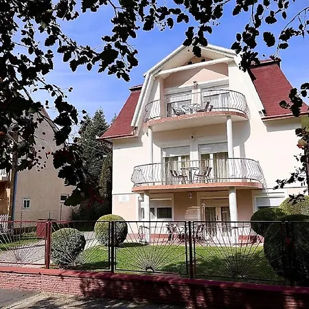 Berke Apartman Lägenhet Zalakaros