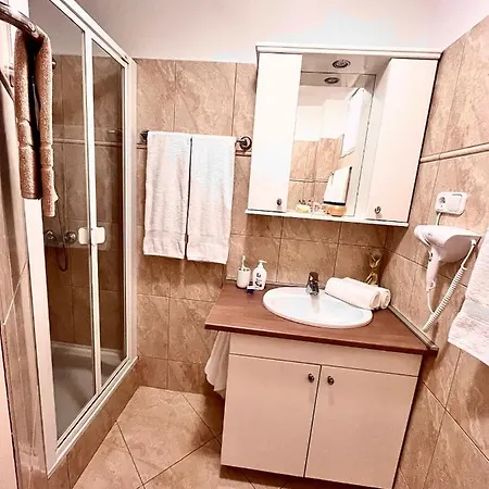 Berke Apartman 佐洛卡罗斯