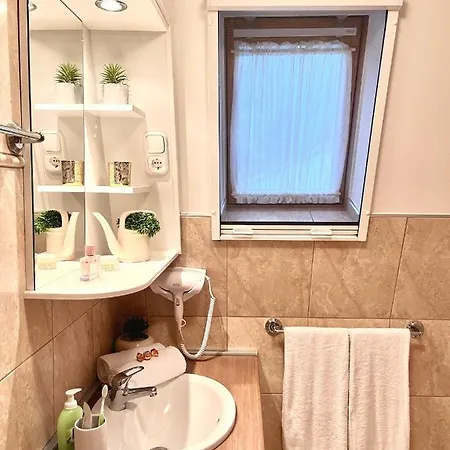 公寓 Berke Apartman *