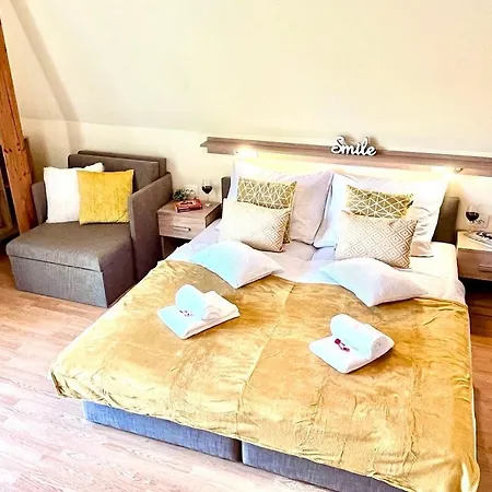 Berke Apartman 公寓 佐洛卡罗斯